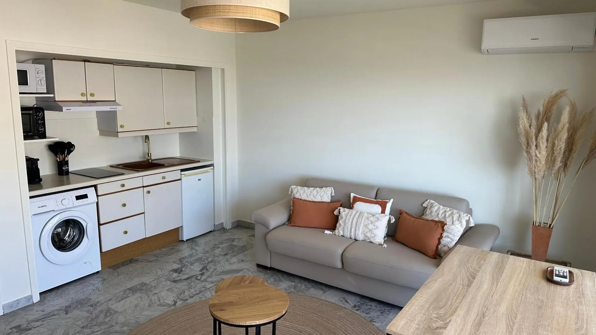 Apartment Superbe Studio Plein Centre De Juan Les Pins 500M Des Plages Antibes