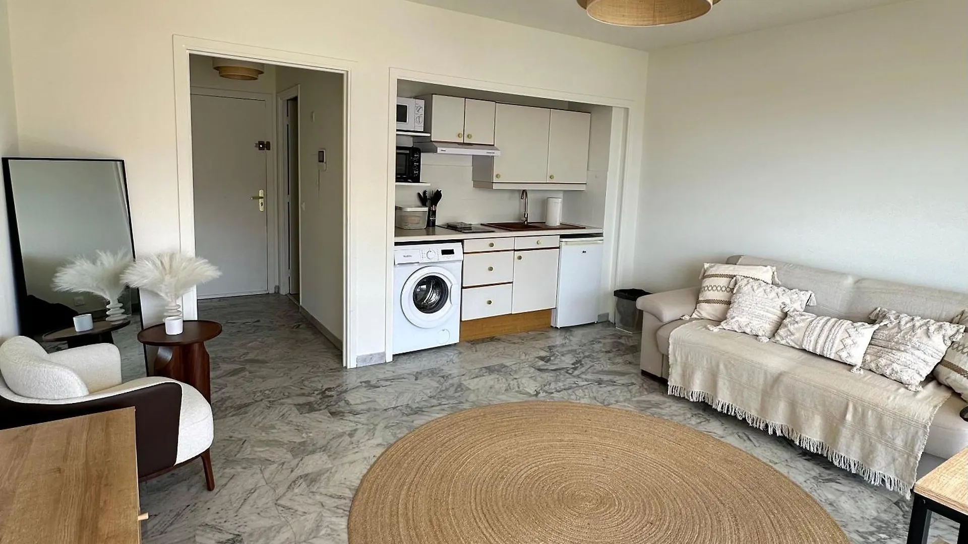 Superbe Studio Plein Centre De Juan Les Pins 500M Des Plages Antibes