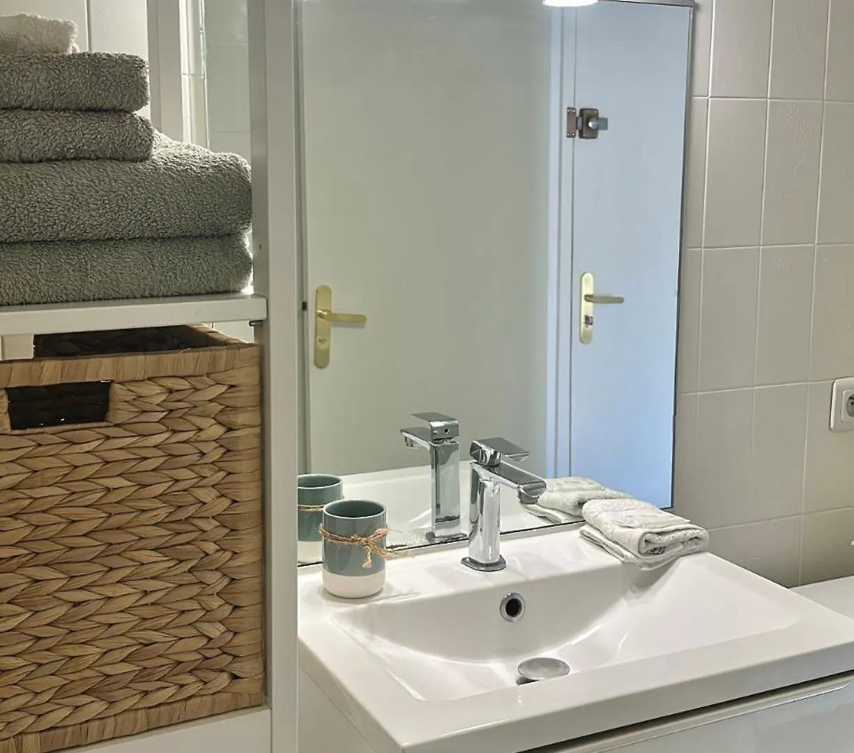 Superbe Studio Plein Centre De Juan Les Pins 500M Des Plages 앙티브 아파트